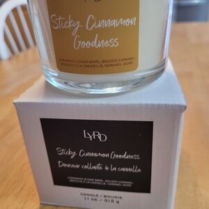 Avon Sticky Cinnamon Goodness Candle
